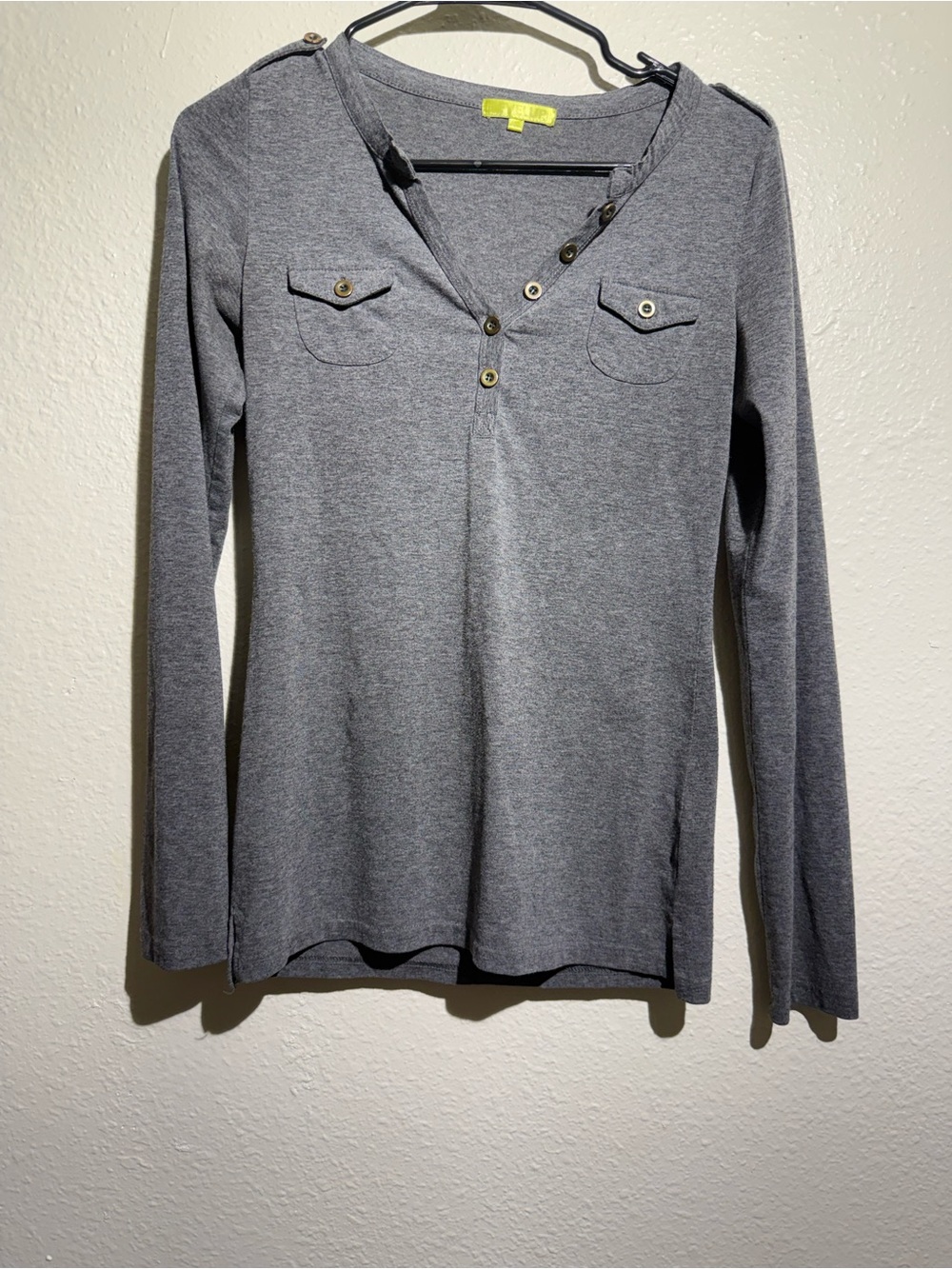 Women’s Gray Long-Sleeve Henley Top